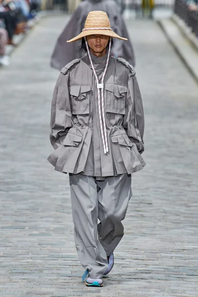 Look 23